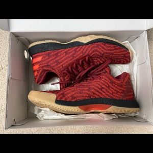 Men’s James Harden basketball shoes